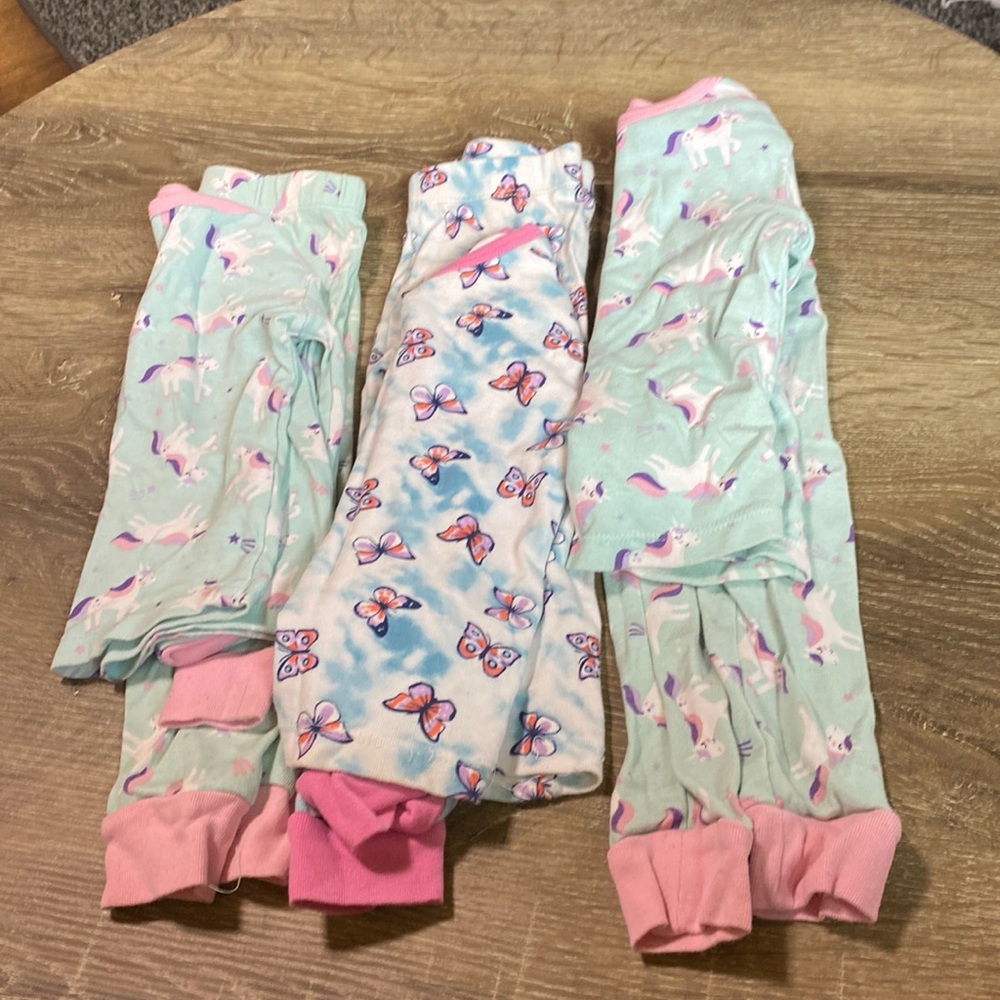 3 sets of long sleeve pjs size 2t
